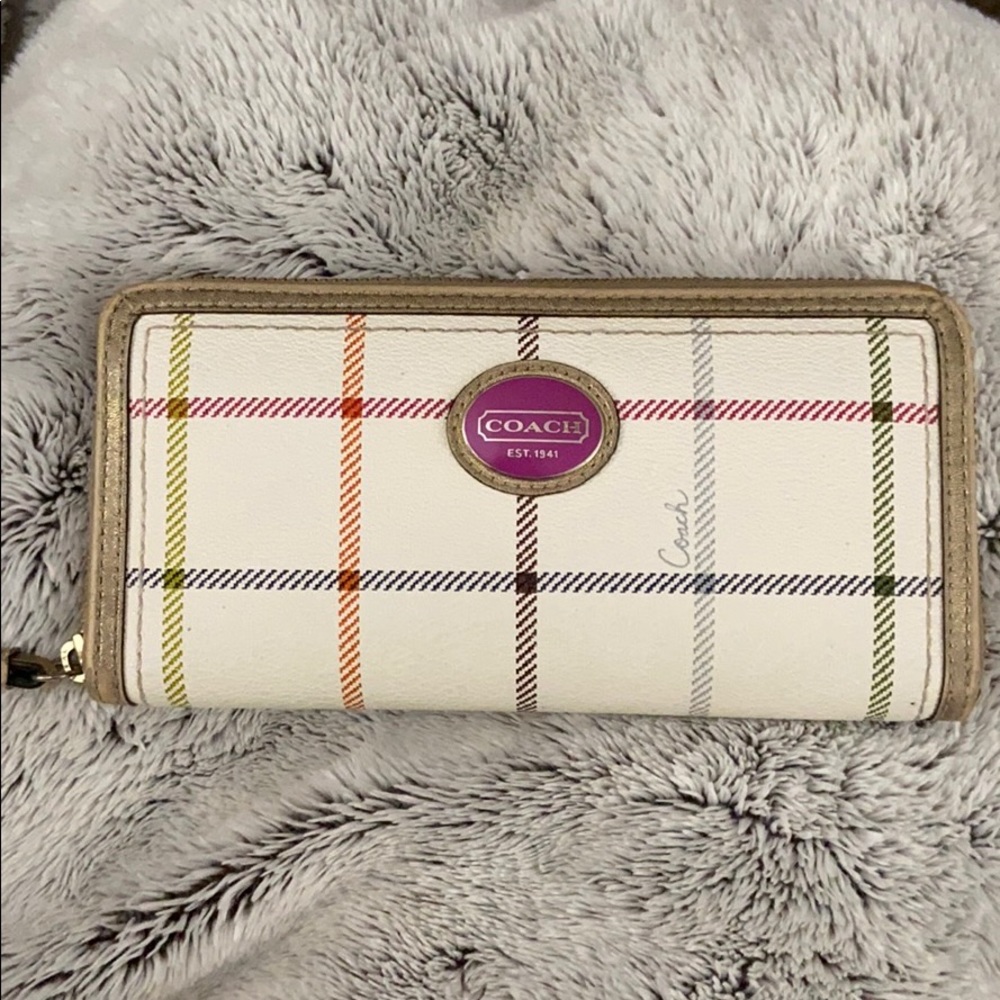 Authentic Coach Wallet - offers welcome
